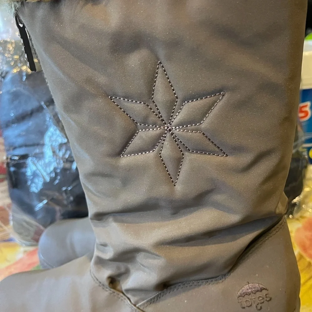 Totes Staride 2 Snowboot in Tan Taupe Womens